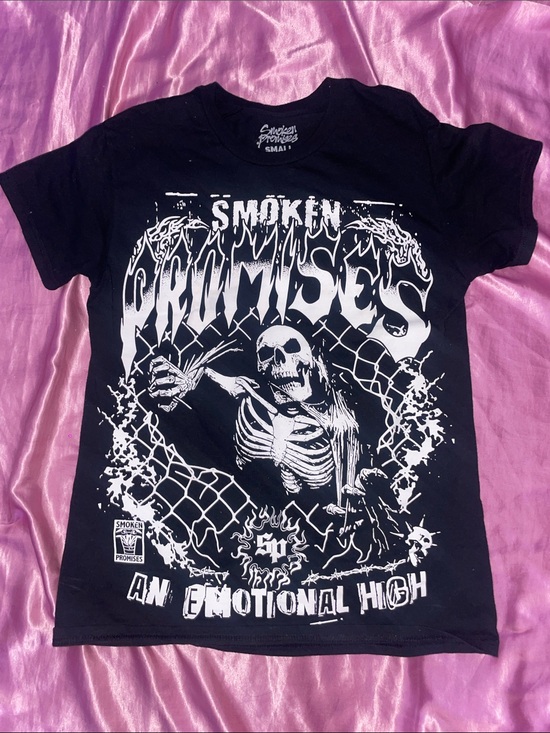 Tops - Smoke n Promises Top 🖤